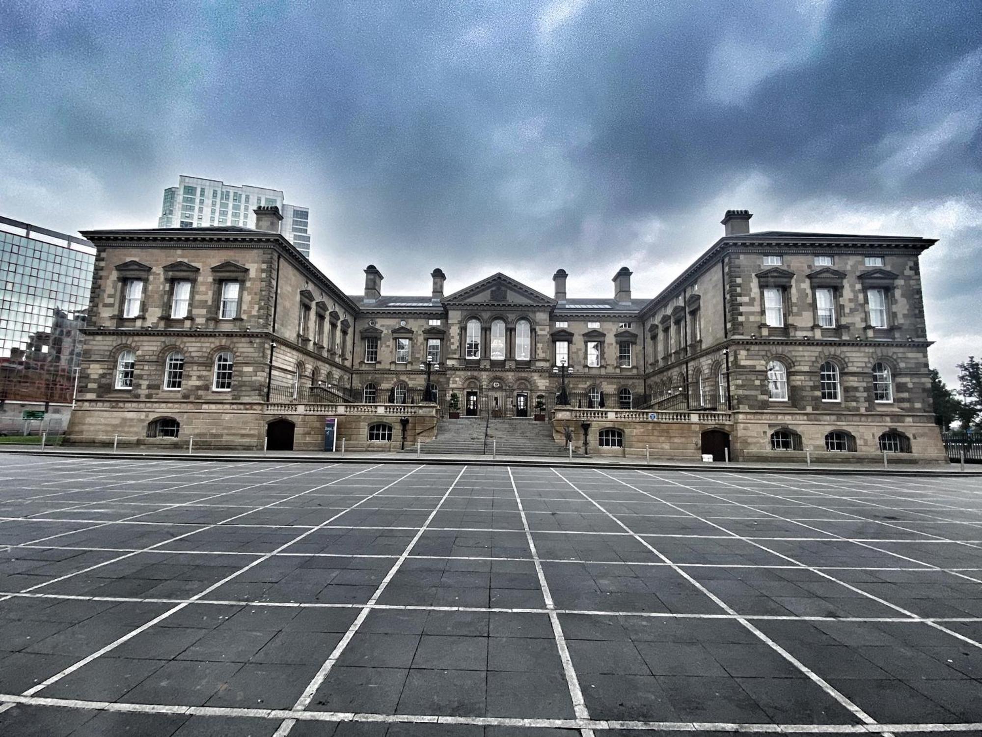 2 Bed City Centre Apt, Free Parking - Albert Clock, Customs House Belfast Luaran gambar